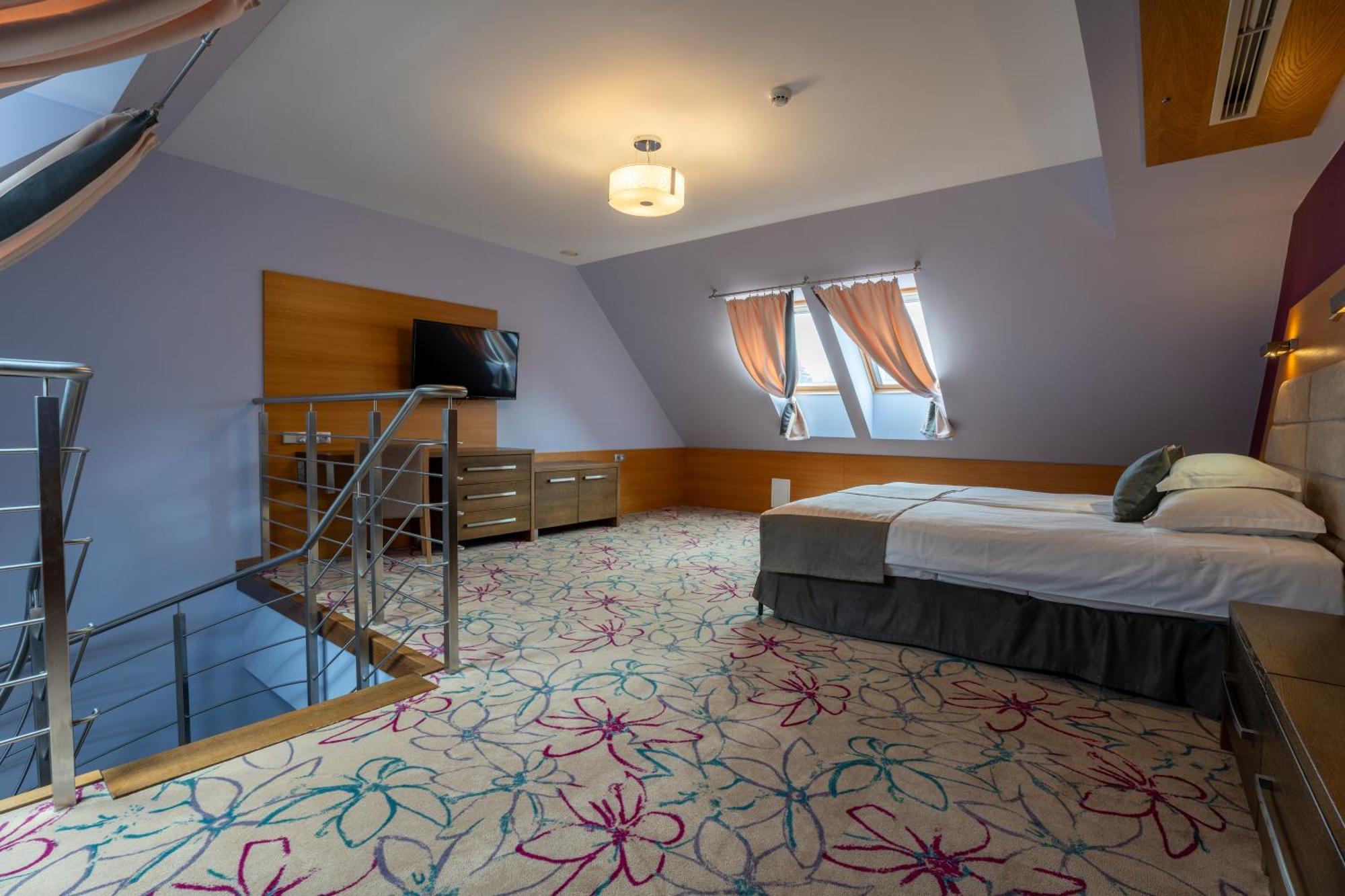 Hotel & Spa Czarny Gron Rzyki Exteriér fotografie