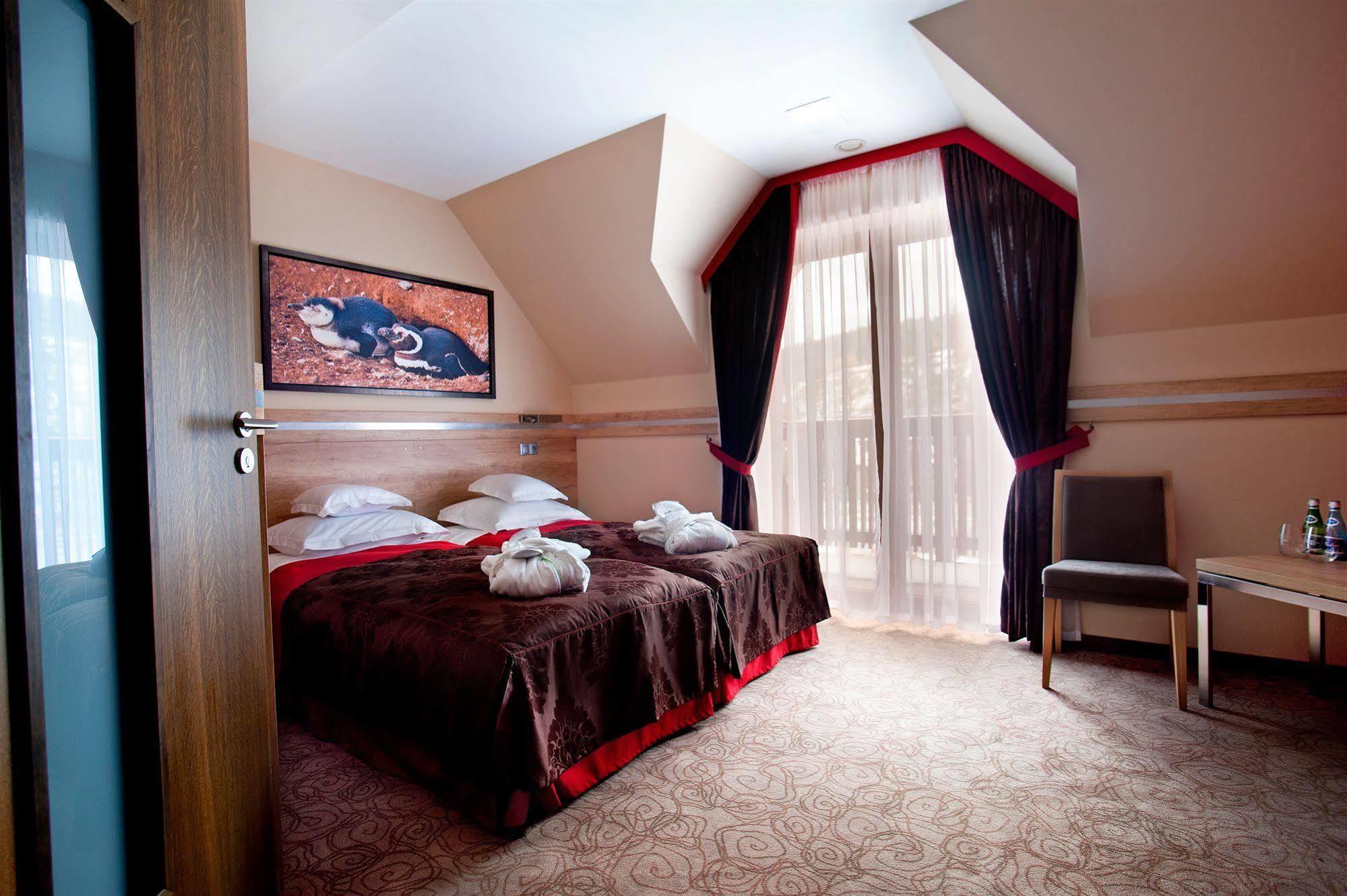 Hotel & Spa Czarny Gron Rzyki Exteriér fotografie